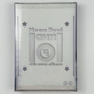 Moon Byul – 4th Mini Album [laundri] (Laundry Ver.) CD + Photobook + Photocard